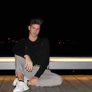 Meet your Posher, Pierre-olivier